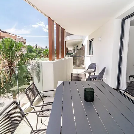 Inf32l- Modern Apartment, Families Only Apartment Estepona