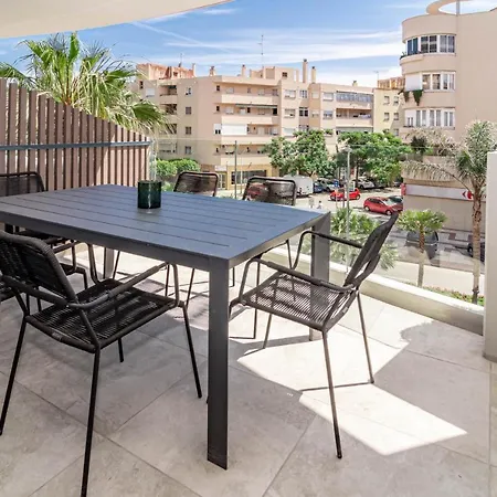 Inf32l- Modern Apartment, Families Only Apartment *